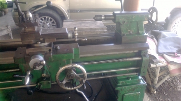 แท่นกลึง  6 ฟุต 3 เพลา เกียร์บล็อก ชิงฟง พร้อมใช้งาน  83,000