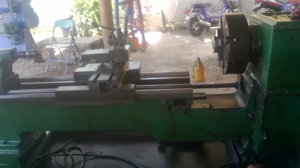 แท่นกลึง  6 ฟุต 3 เพลา เกียร์บล็อก ชิงฟง พร้อมใช้งาน  83,000