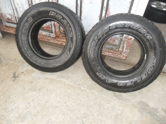 ยาง 30*9.50R15 สวยๆ 1 คู่ ราคา 1700 บาท