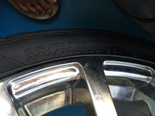 ลดล้างสต็อก แม็กใหม่ ขอบ 20พร้อมยาง\% 245/35-20,235/30-20