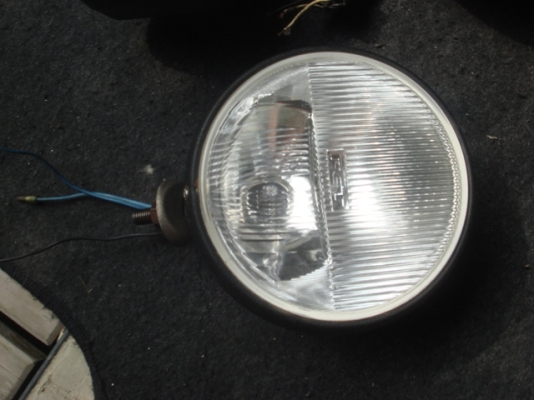 ขายสปอร์ตไล้ fet หลอดh3สองใส้และpiaaหลอดh4อย่างละดวงเก่าญี่ปุ่น