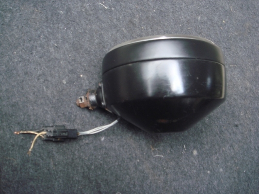 ขายสปอร์ตไล้ fet หลอดh3สองใส้และpiaaหลอดh4อย่างละดวงเก่าญี่ปุ่น