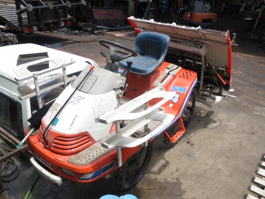 รถดำนา คูโบต้า แบบนั่งขับ4แถว มือสองญี่ปุ่น