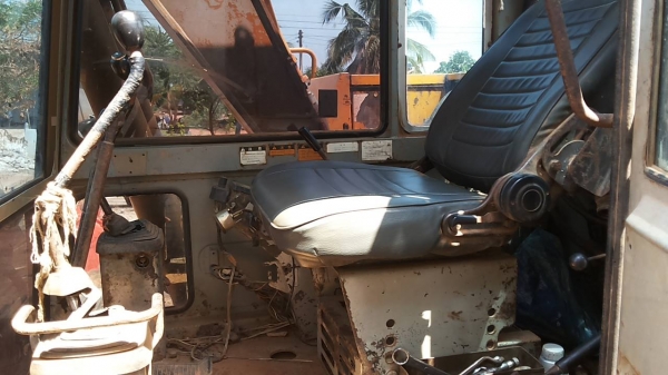 ***ขายแล้วครับขอบคุณ Truck2hand ขายแบคโฮ KOMATSU PC120-3 Sr.21893 เครื่องเดิมปั้มเดิม แน่นดีแรงดี ไม่เยิ้ม บูมอาร์มดีไม่มีปะไม่มีร้าว บุ้งกี๋ดีไม่ผุ เอวแน่นดีไม่มีแตก ช่วงล่าง โซ่ ใบแทร็ก โรลเลอร์ สภาพดี 70-80\% เฟรมดีไม่ผุ บอดี้สวยสีสันดี รถทำงานอยู่ปกติ ***ขายแล้วครับขอบคุณ Truck2hand ขายแบคโฮ KOMATSU PC120-3 Sr.21893 เครื่องเดิมปั้มเดิม แน่นดีแรงดี ไม่เยิ้ม บูมอาร์มดีไม่มีปะไม่มีร้าว บุ้งกี๋ดีไม่ผุ เอวแน่นดีไม่มีแตก ช่วงล่าง โซ่ ใบแทร็ก โรลเลอร์ สภาพดี 70-80\% เฟรมดีไม่ผุ บอดี้สวยสีสันดี รถทำงานอยู่ปกติ