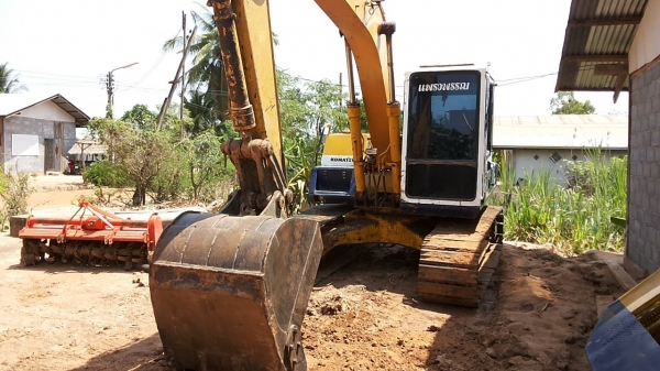 ***ขายแล้วครับขอบคุณ Truck2hand ขายแบคโฮ KOMATSU PC120-3 Sr.21893 เครื่องเดิมปั้มเดิม แน่นดีแรงดี ไม่เยิ้ม บูมอาร์มดีไม่มีปะไม่มีร้าว บุ้งกี๋ดีไม่ผุ เอวแน่นดีไม่มีแตก ช่วงล่าง โซ่ ใบแทร็ก โรลเลอร์ สภาพดี 70-80\% เฟรมดีไม่ผุ บอดี้สวยสีสันดี รถทำงานอยู่ปกติ ***ขายแล้วครับขอบคุณ Truck2hand ขายแบคโฮ KOMATSU PC120-3 Sr.21893 เครื่องเดิมปั้มเดิม แน่นดีแรงดี ไม่เยิ้ม บูมอาร์มดีไม่มีปะไม่มีร้าว บุ้งกี๋ดีไม่ผุ เอวแน่นดีไม่มีแตก ช่วงล่าง โซ่ ใบแทร็ก โรลเลอร์ สภาพดี 70-80\% เฟรมดีไม่ผุ บอดี้สวยสีสันดี รถทำงานอยู่ปกติ