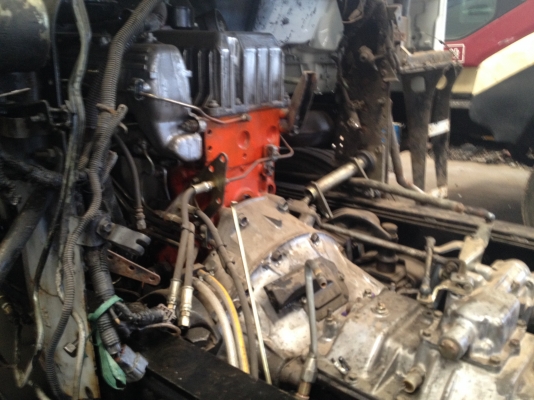 กำลังเก็บงานครับ 12 ล้อ ISUZU GIGA เครื่อง 6wa1 360 แรงม้า ระบบน้ำมัน พร้อมทะเบียนเรียบร้อยครับ