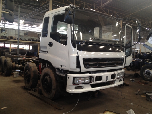 กำลังเก็บงานครับ 12 ล้อ ISUZU GIGA เครื่อง 6wa1 360 แรงม้า ระบบน้ำมัน พร้อมทะเบียนเรียบร้อยครับ