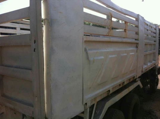 รถอีซูซู 10  ล้อดั้ม FXZ  195 แรงม้า  ปี  40  สนใจติดต่อ  081-6079515