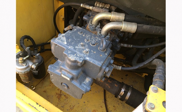 รถแบคโฮมือสอง KOMUTSU PC200-7 สภาพรถเยี่ยม 090-268-2646