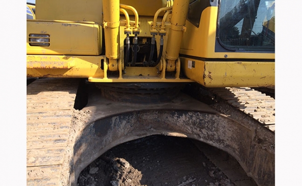 รถแบคโฮมือสอง KOMUTSU PC200-7 สภาพรถเยี่ยม 090-268-2646