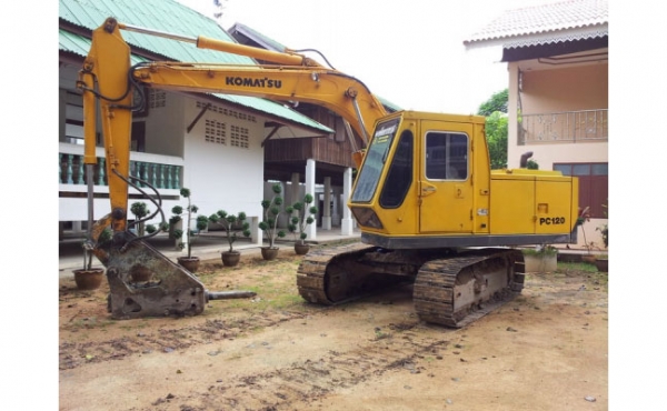 รถเจาะมือสอง  Komatsu PC100-1 สภาพรถเยี่ยม 090-268-2646