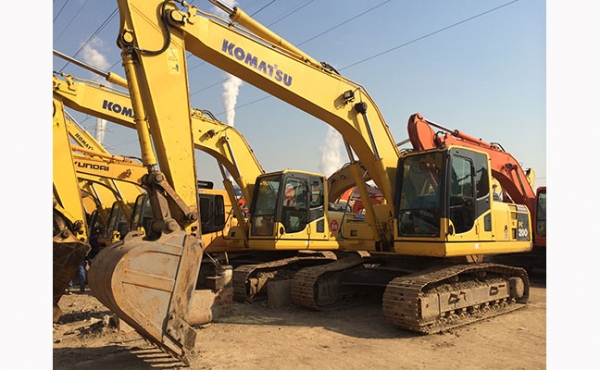 รถแบคโฮมือสอง KOMUTSU PC200-8 สภาพรถเยี่ยม 090-268-2646