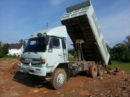 รถอีซูซู  10  ล้อดั้ม  FXZ  นางฟ้าแท้  240  แรงม้า  ปี  39  สนใจติดต่อ  081-6079515