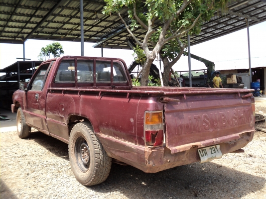 mitsubishi L 200 ไซโคน ปี 2537 ทะเบียนขาดเมื่อเดือน มีนายน ที่ผ่านมา เครื่องแน่นไม่มีควันสวน