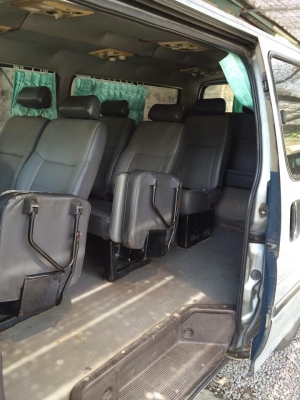 ขายรถตู้หัวจรวด หลังคาเตี้ย สีเดิมบางทั้งคัน วางเจเกียร์กระปุก เบาะสี่แถวพร้อมใช้