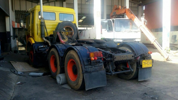 ขายรถหัวลาก 10 ล้อ Benz4228 พร้อมทะเบียน