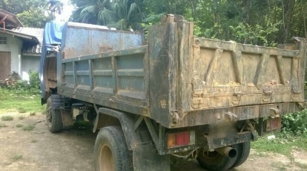 รถอีซูซู  6  ล้อดั้ม NPR59LU5  M-7103130   (115  แรงม้า ) ห้างแท้  สนใจติดต่อ  081-6079515