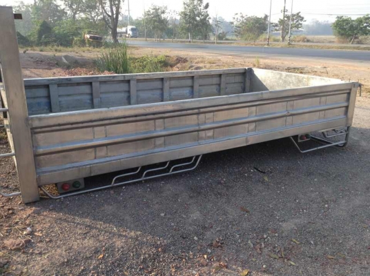 ขายกะบะเหรด NPR ยาว 4.40 เมตร สภาพสวย ราคา 80,000 บาท