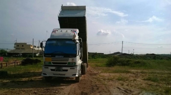 รถอีซูซู  10  ล้อดั้ม  320  แรงม้า  ปี51  สนใจติดต่อ  081-6079515