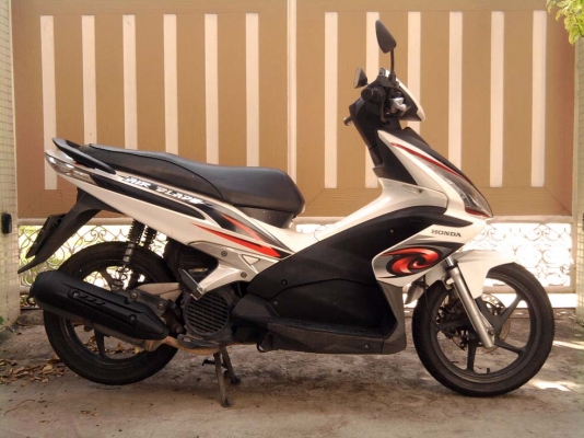 ขออนุญาติขาย Honda Airblade 110 ตัว TOP ล้อแม็ก ภาษีปีหน้า 58 โอนฟรีครับ