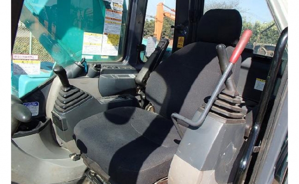 รถแบคโฮมือสอง KOBELCO SK200-8 สภาพรถเยี่ยม 090-268-2646