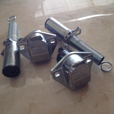 ปลั๊กไฟ 7 ขา ผลิตจากอลูมิเนียมสำหรับทำเทรลเลอร์เรือ