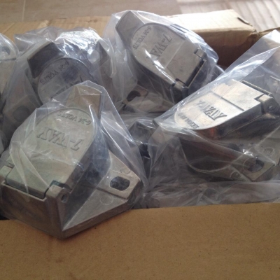 ปลั๊กไฟ 7 ขา ผลิตจากอลูมิเนียมสำหรับทำเทรลเลอร์เรือ