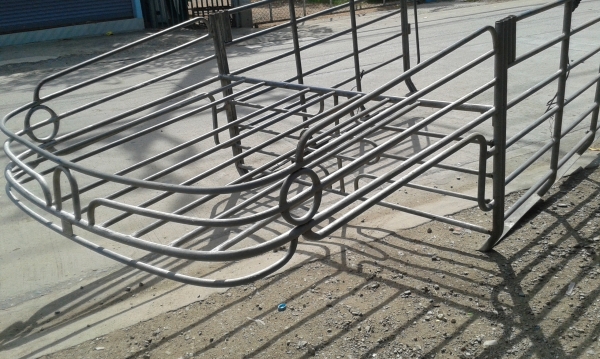 ขายคอกเหล็กแป็บอย่างดี ใส่ดีแม็กแคปมาครับ