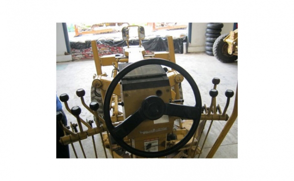 รถเกรดมือสอง KOMATSU GD655 GD405A-2 สภาพรถเยี่ยม 090-268-2646