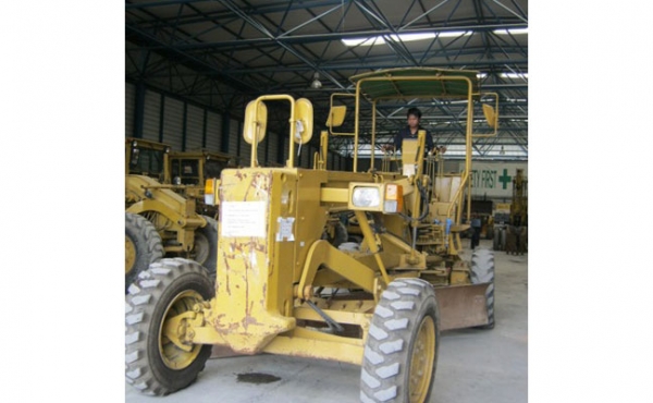 รถเกรดมือสอง KOMATSU GD655 GD405A-2 สภาพรถเยี่ยม 090-268-2646