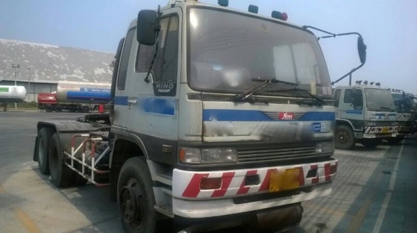 รถฮี่โน่ 10 ล้อหัวลาก FM3M  240 แรงม้าขายเฉพาะหัว   ปี 39   สนใจติดต่อ 081-6079515