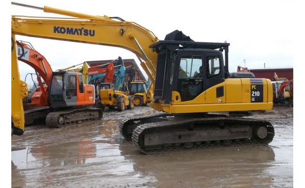 รถแบคโฮมือสอง Komatsu PC210-LC สภาพรถเยี่ยม 090-268-2646