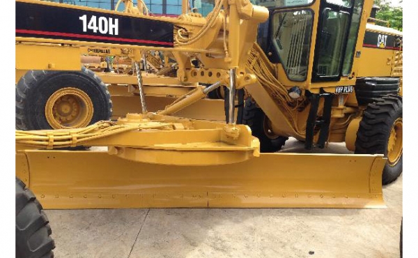 รถเกรดมือสอง CAT 14H สภาพรถเยี่ยม 090-268-2646