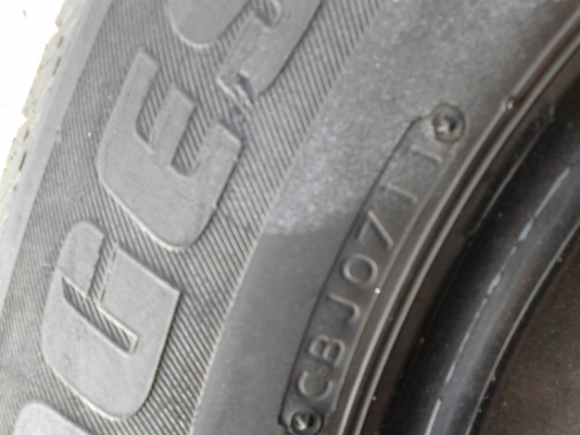 205/70R15  BRIDGESTONE DURAVIS R611 TEL.081-427-3941