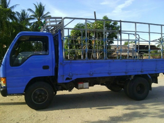 รถอีซูซู 6 ล้อ NKR 130 แรงม้า ปี 46 สนใจติดต่อ 081-6079515