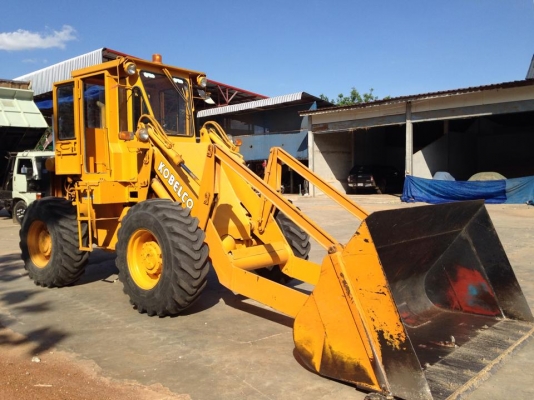 ขายรถตักล้อยางสภาพดี