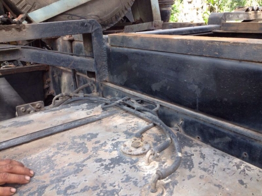 รถอีซูซู 10  ล้อดั้ม 2 เพลา  195 แรงม้า ปี 38  สนใจติดต่อ 081-6079515