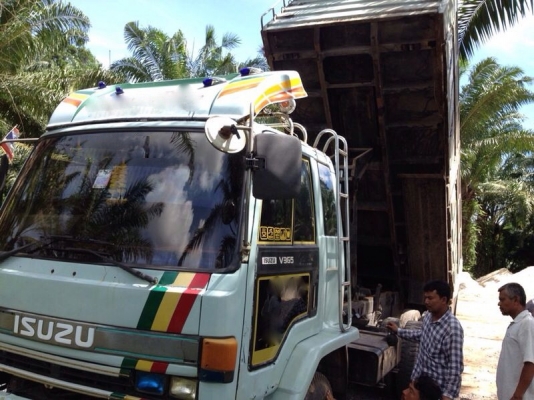 รถอีซูซู 10  ล้อดั้ม 2 เพลา  195 แรงม้า ปี 38  สนใจติดต่อ 081-6079515