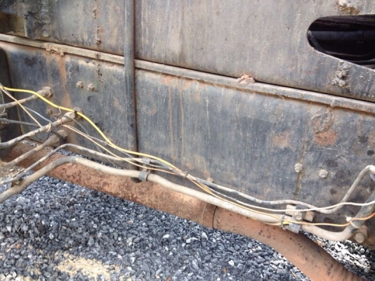 รถอีซูซู 10  ล้อดั้ม 2 เพลา  195 แรงม้า ปี 38  สนใจติดต่อ 081-6079515