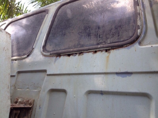 รถอีซูซู 10  ล้อดั้ม 2 เพลา  195 แรงม้า ปี 38  สนใจติดต่อ 081-6079515