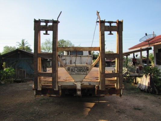 ขายรถสิบล้อ MITSUBISHI บรรทุกท้ายลาด (มีเครื่องทุนแรง)