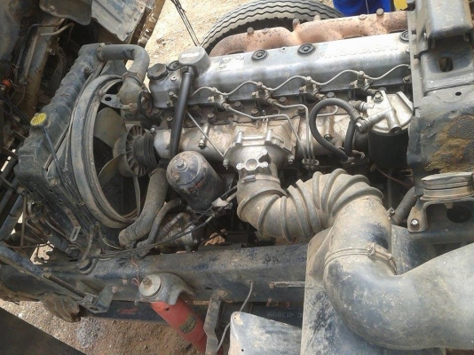 ขายรถสิบล้อ MITSUBISHI บรรทุกท้ายลาด (มีเครื่องทุนแรง)