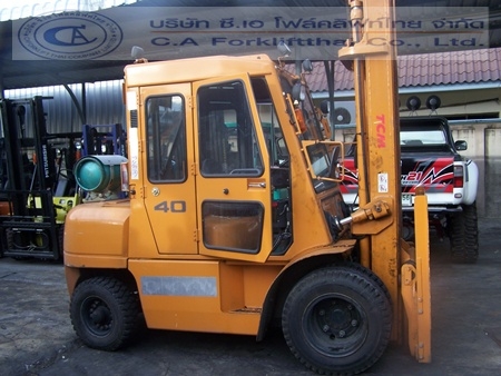 ขายรถ โฟล์คลิฟท์ TCM รุ่น FG40T8