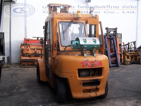 ขายรถ โฟล์คลิฟท์ TCM รุ่น FG40T8