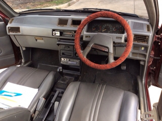 ขายรถมิตซู แชมป์ ปี 94 เครื่องเดิม 1.3 เกียร์ธรรมดา ภายในเบาะหนังสวย ไม่มีขาด พรมสะอาด ไม่มีกลิ่นอับ สีเต็มเงา มีริ้วรอยการใช้งาน แม็กขอบ 14 เครื่องดี เกียร์แน่น รถขับดีครับ ประหยัด ภาษีไม่ขาดต่อ พร้อมใช้ครับ