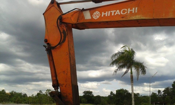 ขายEx200-2ช่วงล่างเติมโช่ใหม่ลอนเลอร์เช็คแท้ไม่แตกเครื่องปั้มไฮโดลิกดีราคา890000