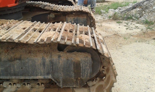 ขายEx200-2ช่วงล่างเติมโช่ใหม่ลอนเลอร์เช็คแท้ไม่แตกเครื่องปั้มไฮโดลิกดีราคา890000