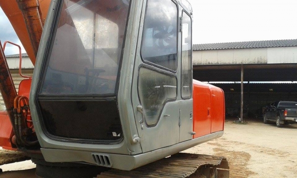 ขายEx200-2ช่วงล่างเติมโช่ใหม่ลอนเลอร์เช็คแท้ไม่แตกเครื่องปั้มไฮโดลิกดีราคา890000