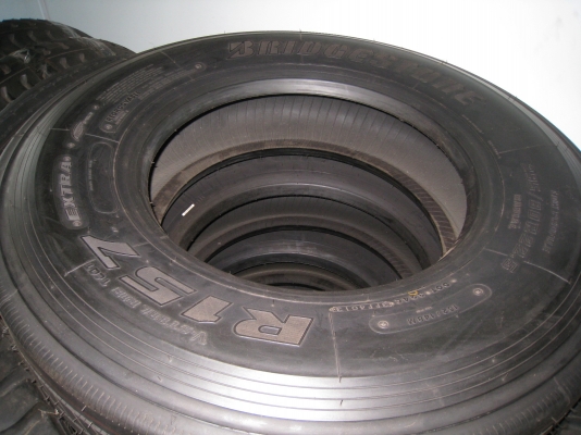 ขายยางใหม่  เรเดียล บริดสโตน M789 ขนาด 10.00R20 ราคาถูกครับ