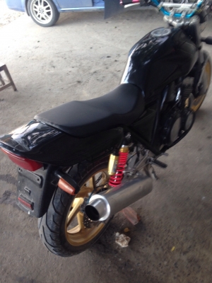 ขาย CB400  เครื่องดีวิ่ง170+สบายๆเอกสารอินวอย 49,000. รถอยู่สุพรรณครับ. สนใจสอบถามได้ครับ. 092-6429114. ติดต่อได้24ซม.คุยง่ายๆต่อรองได้ครับ